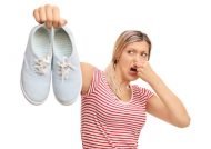 از بین بردن بوی کفش با راه کارهای خانگی
