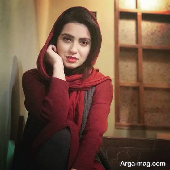 سرگذشت مونا کرمی
