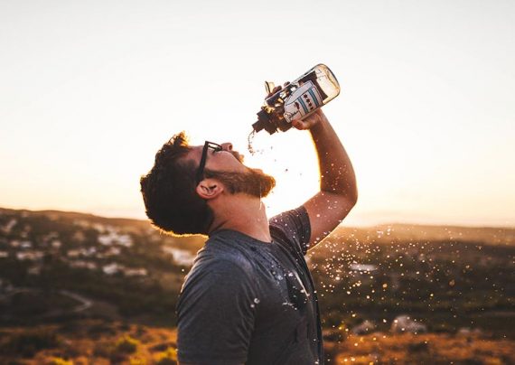 تعبیر خواب آب خوردن