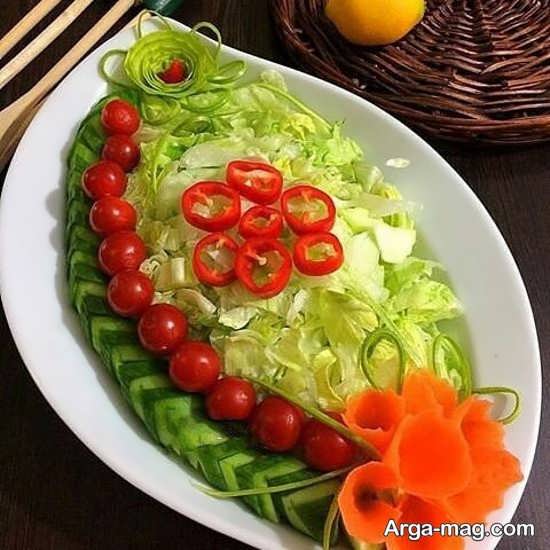 تزیین ساده سالاد با گوجه گیلاسی