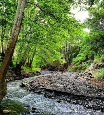 روستای اخلمد و چشمه های فراوان در آن