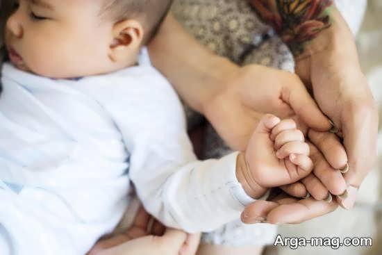 انواع ژست عکس نوزاد با پدر و مادر با تنوع 
