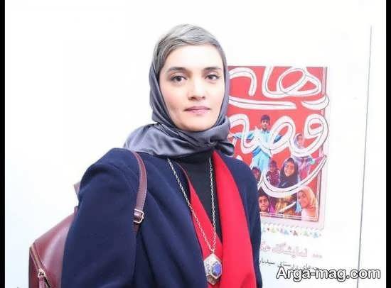 میترا حجار در مراسم افتتاحیه ی نمایشگاه عکس کودکان روستای سید بار در سیستان و بلوچستان