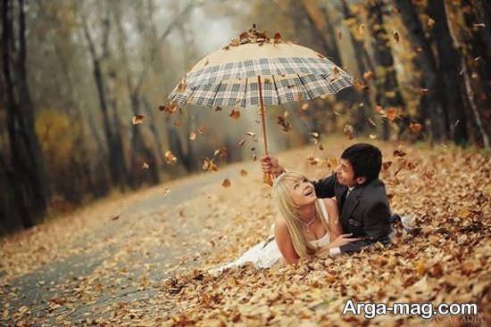 فیگور عکس دو نفره زیبا و خاص پاییزی با چتر