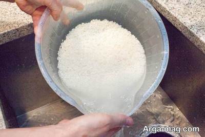 خالی کردن آب برنج 