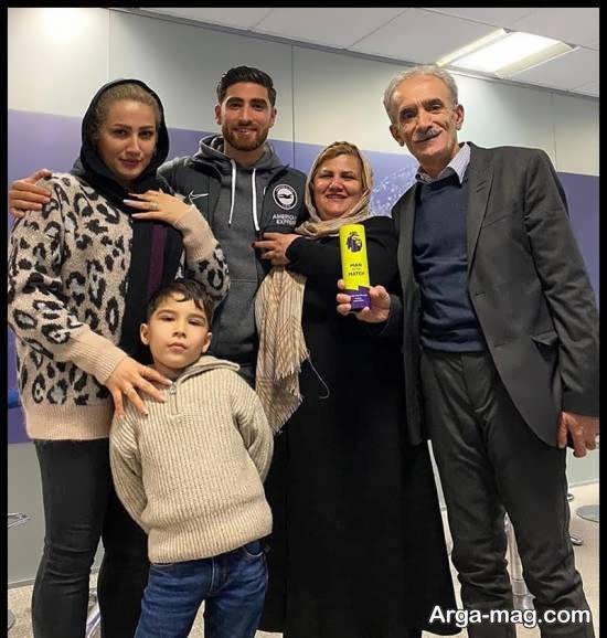 تصویر علیرضا جهانبخش و خانواده اش بعد از بازی مقابل چلسی