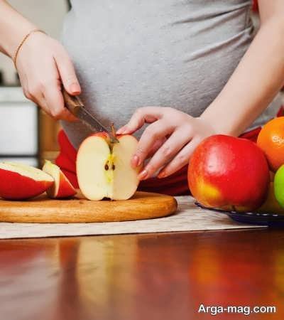 آشنایی با فواید مصرف سیب در بارداری
