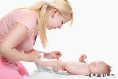 علل وجود خون در پوشک نوزاد