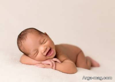 علت خنده نوزاد در خواب