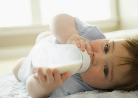 نگهداری شیر خشک پودری بسیار راحت تر می باشد