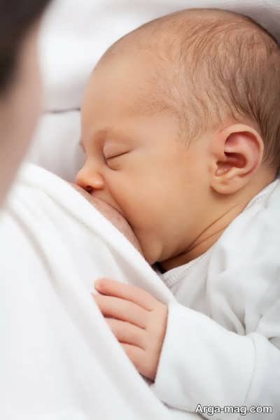 شیر دادن به نوزاد برای کاهش درد واکسن