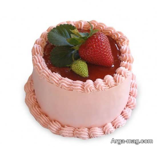تصویر زیبایی از کیک توت فرنگی 