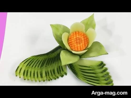 نمونه از کنده کاری روی خیار
