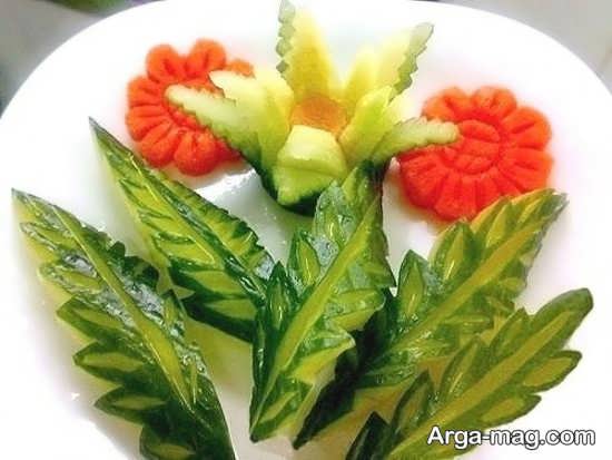 نمونه کنده کاری روی خیار در بشقاب