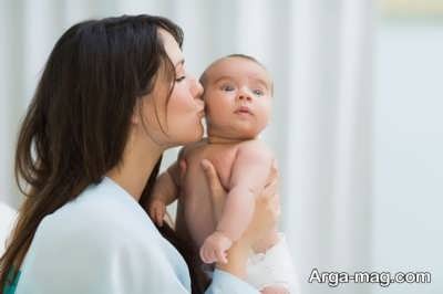 مزایای بوسیدن کودک