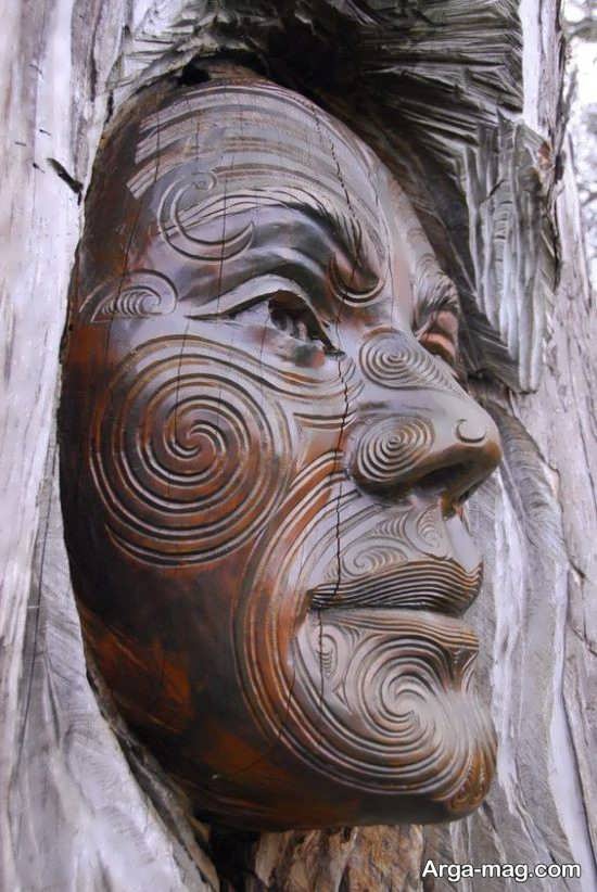 طرحی زیبا از منبت کاری روی چوب