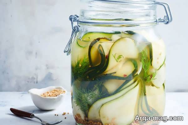 روش تهیه کردن ترشی کدو سبز