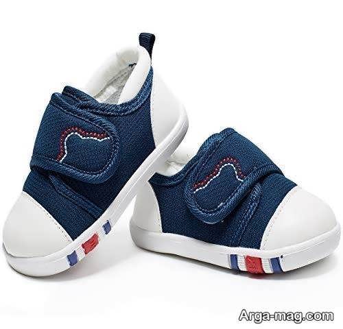 کفش کتانی برای نوزاد 