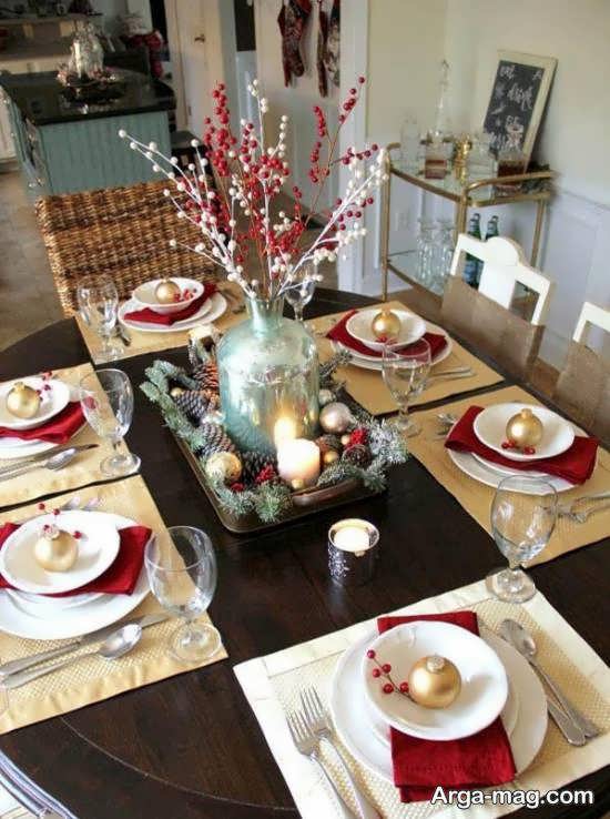 ایده های زیبای تزیین میز کریسمس با استفاده از رنگ های سیبز و قرمز و سفید