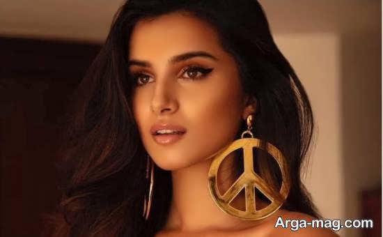 آَنایی با زندگینامه تارا سوتاریا