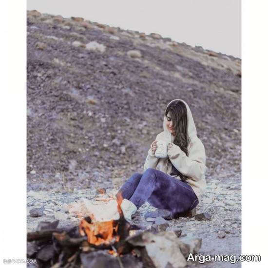 فیگور عکس نشسته دخترانه