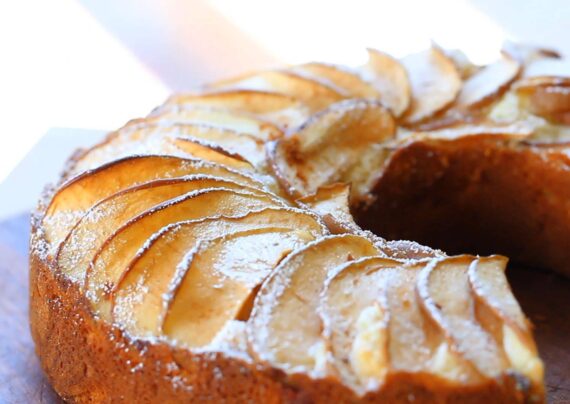 طرز تهیه کیک بدون شیر با سیب و دارچین با طعمی لذیذ