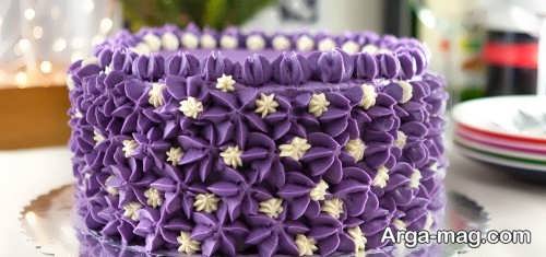 تزیین زیبا کیک بنفش با روش های خلاقانه 