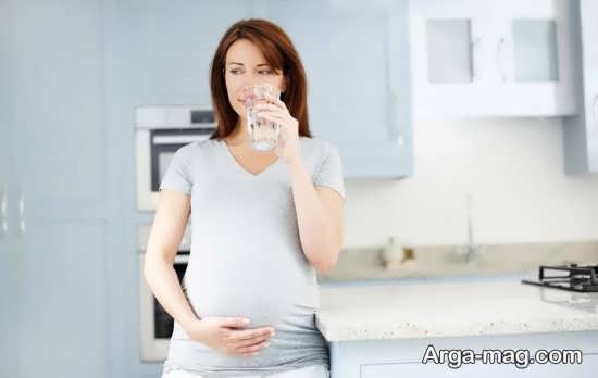 فواید نوشیدن آب در بارداری