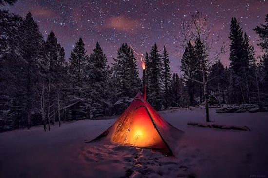 تصویری از منظره زمستانی در شب