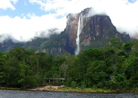 نمایی از آبشار انجل ونزوئلا