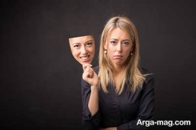 تظاهر به احساسات غیر واقعی چگونه است؟