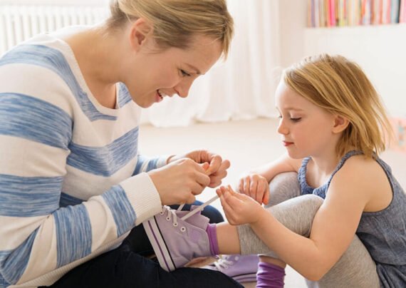آموزش گره زدن و بستن بند کفش به کودکان