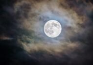 گلچینی از شعر درباره ماه
