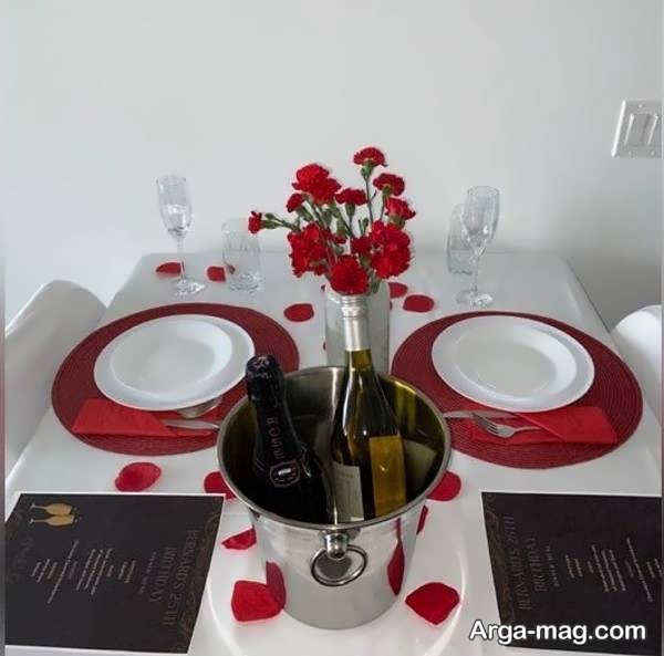 تزیینات میز دو نفره به شکلی زیبا و خاطره ساز برای تولد همسر و عشق تان