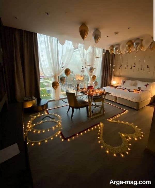  تزیین اتاق عروس به شکلی زیبا با گلبرگ، گل، بادکنک و ...