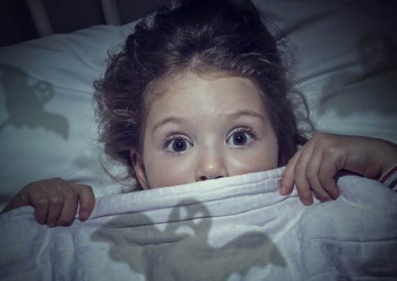 دلایل ترسیدن کودک در خواب