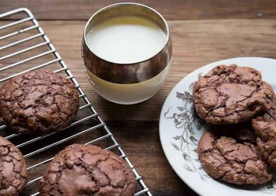 طرز تهیه قرابیه شکلاتی خوش طعم