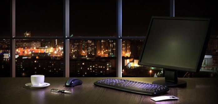 7 علت خاموش کردن کامپیوتر در شب