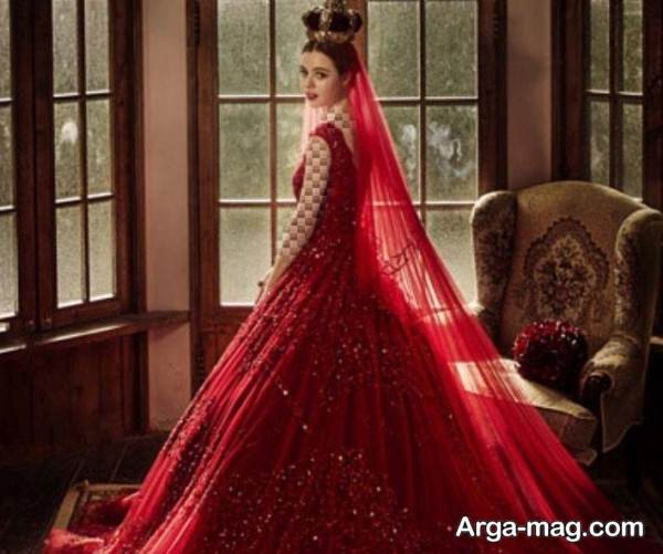 لباس عروس رنگی 1402 در طرح خاص