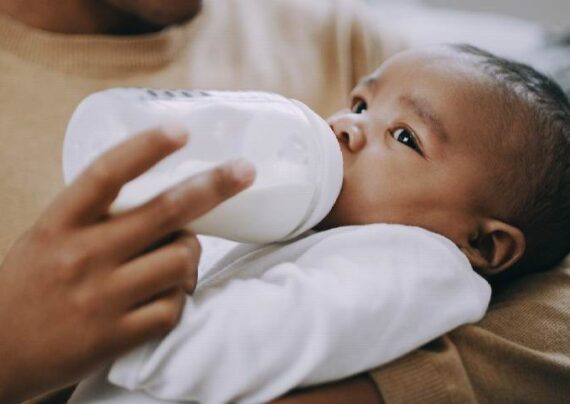 نحوه ترکیب شیر خشک با شیر مادر