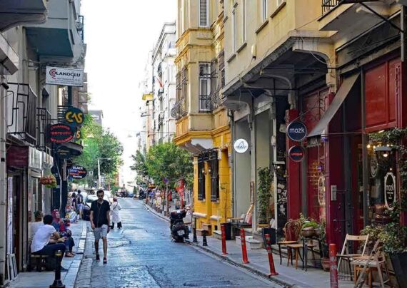 مرکز خرید خیابان عثمان بی استانبول
