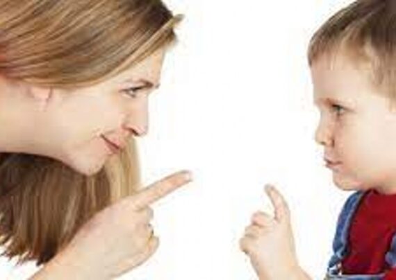 بررسی مدیریت رفتار کودک توسط والدین