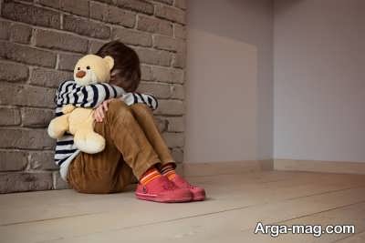گوشه گیری از جمله دلیل استرس کودکان