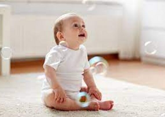 بررسی نکات مهم در حین بازی با نوزاد 6 ماهه