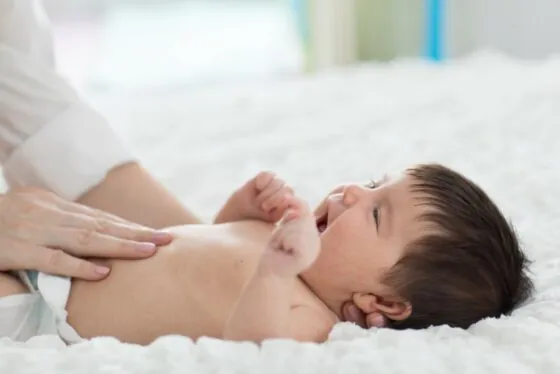 ماساژ درمانی برای بهبود کولیک نوزاد