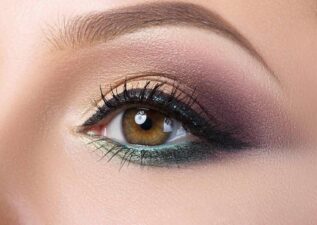 سایه چشم رنگی برای آرایش چشم زیبا