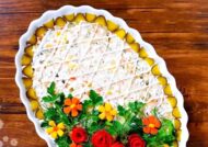 طرز تهیه سالاد الویه با سوسیس خانگی