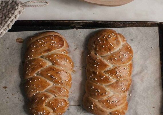 طرز تهیه نان مغزدار شکلاتی خانگی