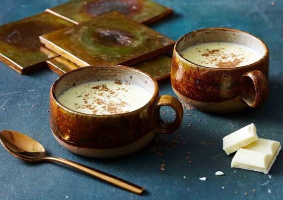 طرز تهیه شکلات داغ سفید