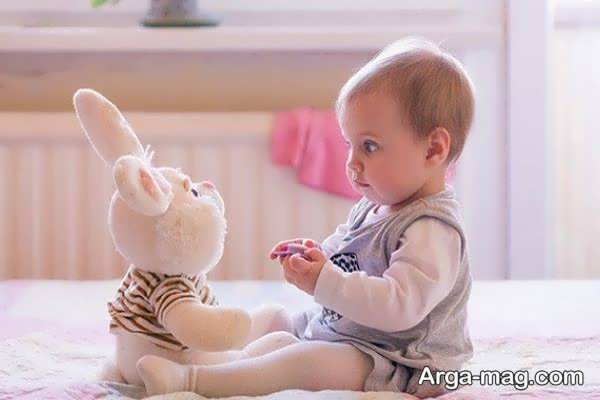 بازی با نوزاد 9 ماهه و تقویت مهارت های حرکتی